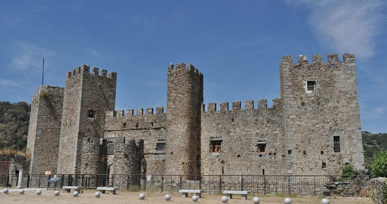 Castillo de Montemayor del Rio en Salamanca
